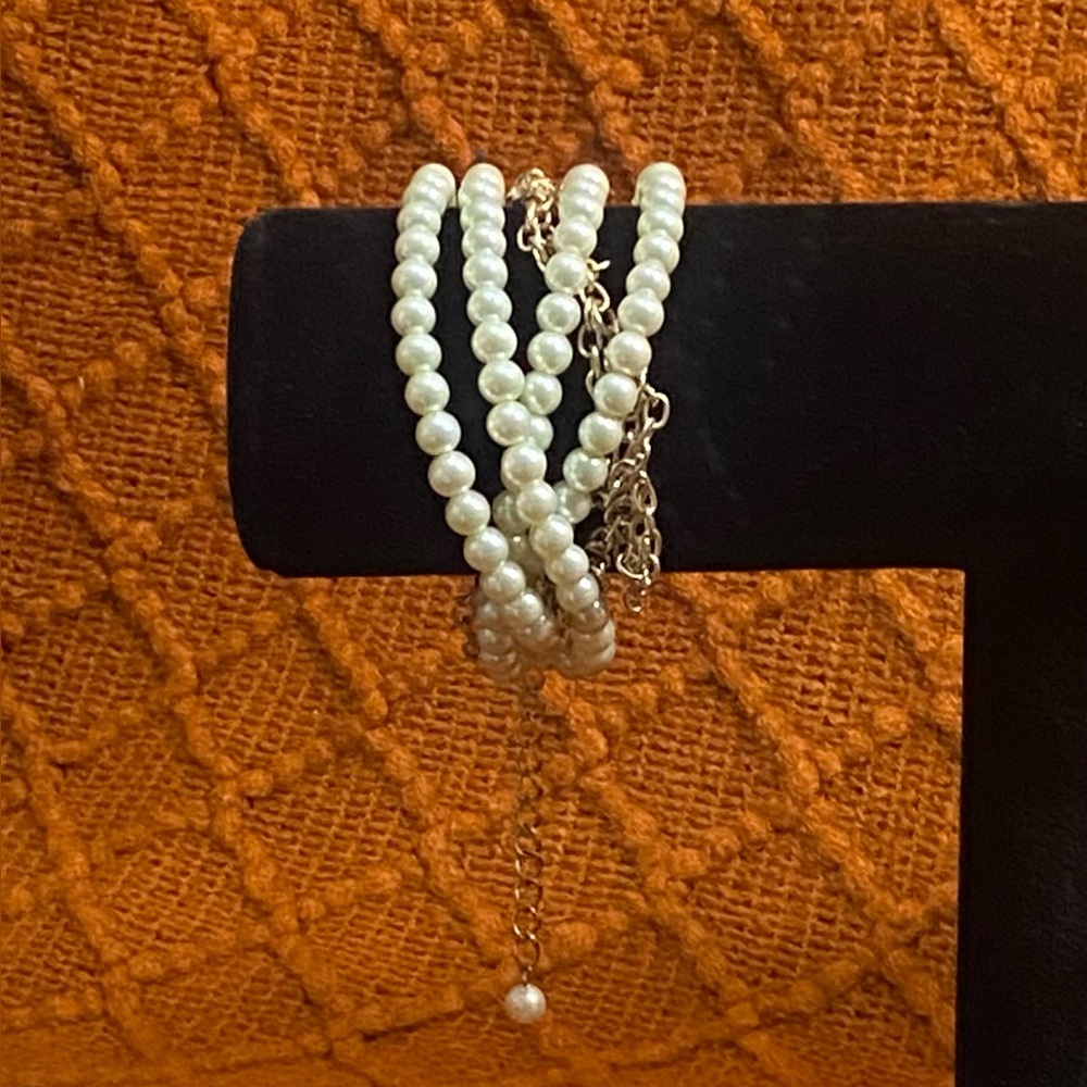 Vintage Multi-strand Pearl Bracelet With Gold Tone Chain